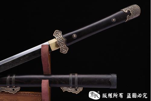 回纹唐刀 采用&ldquo;粗中有细&rdquo;工艺制作