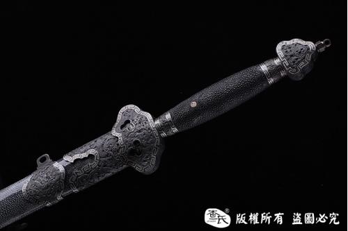 玄铁大清圣剑 查长伟作品