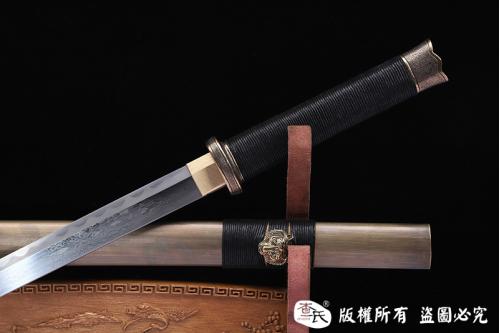 虎头素装唐刀