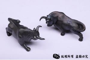 犀牛-铁制实心打造
